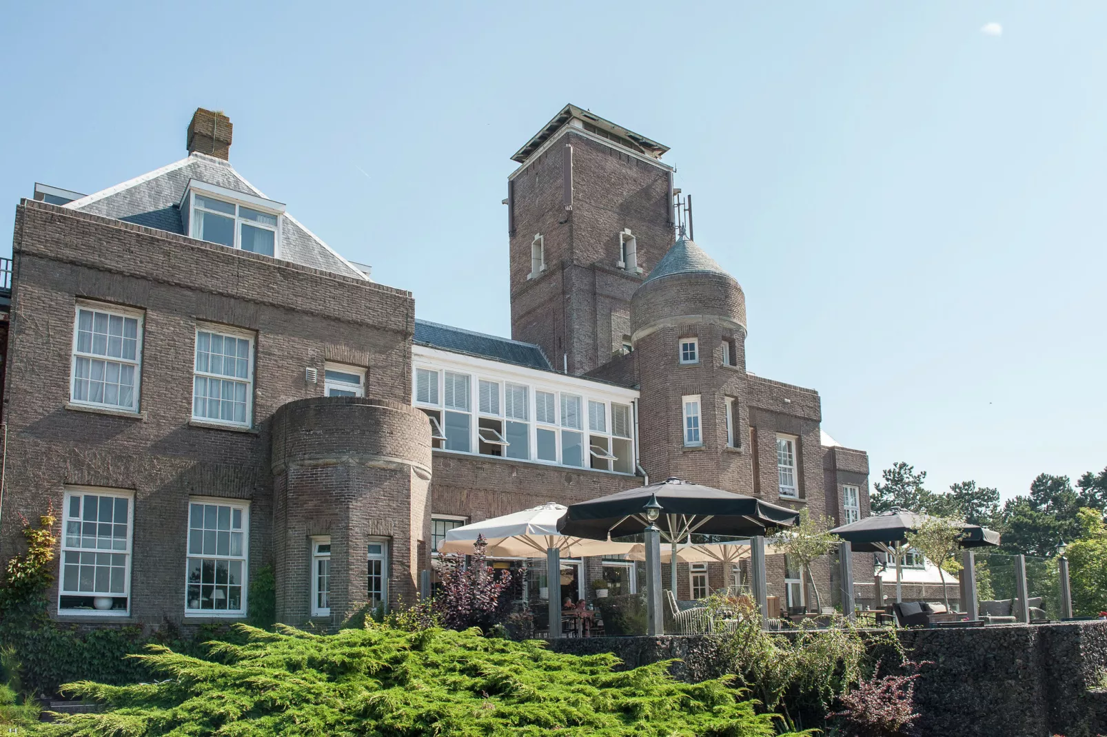 Huize Glory Tijgeroog-Buitenkant zomer