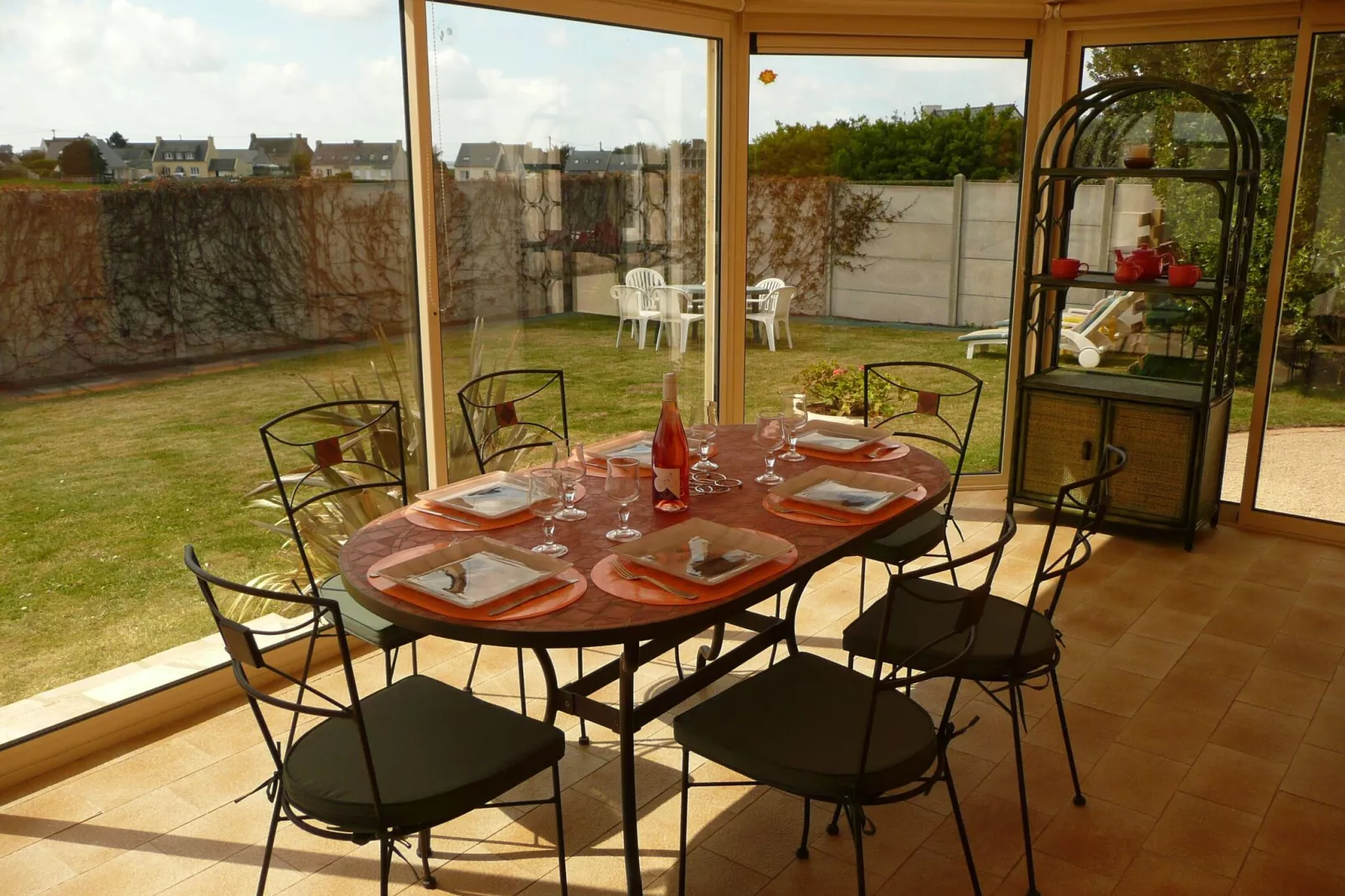 Bretonisches Ferienhaus in Strandnähe Plouescat-Terrasbalkon