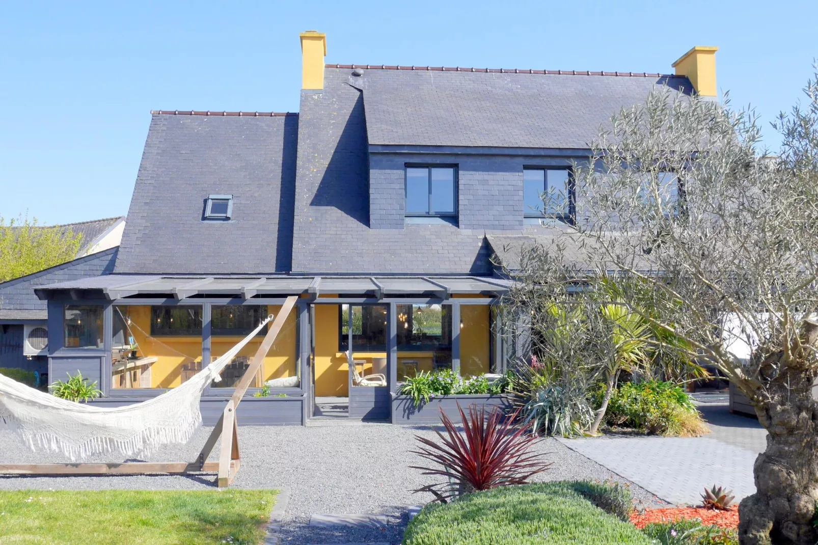 Ferienhaus mit Jacuzzi in Guisseny-Buitenkant zomer