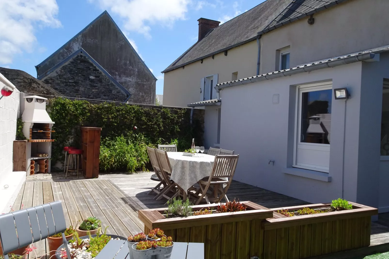 Holiday home in Bricqueville sur Mer-Terrasbalkon