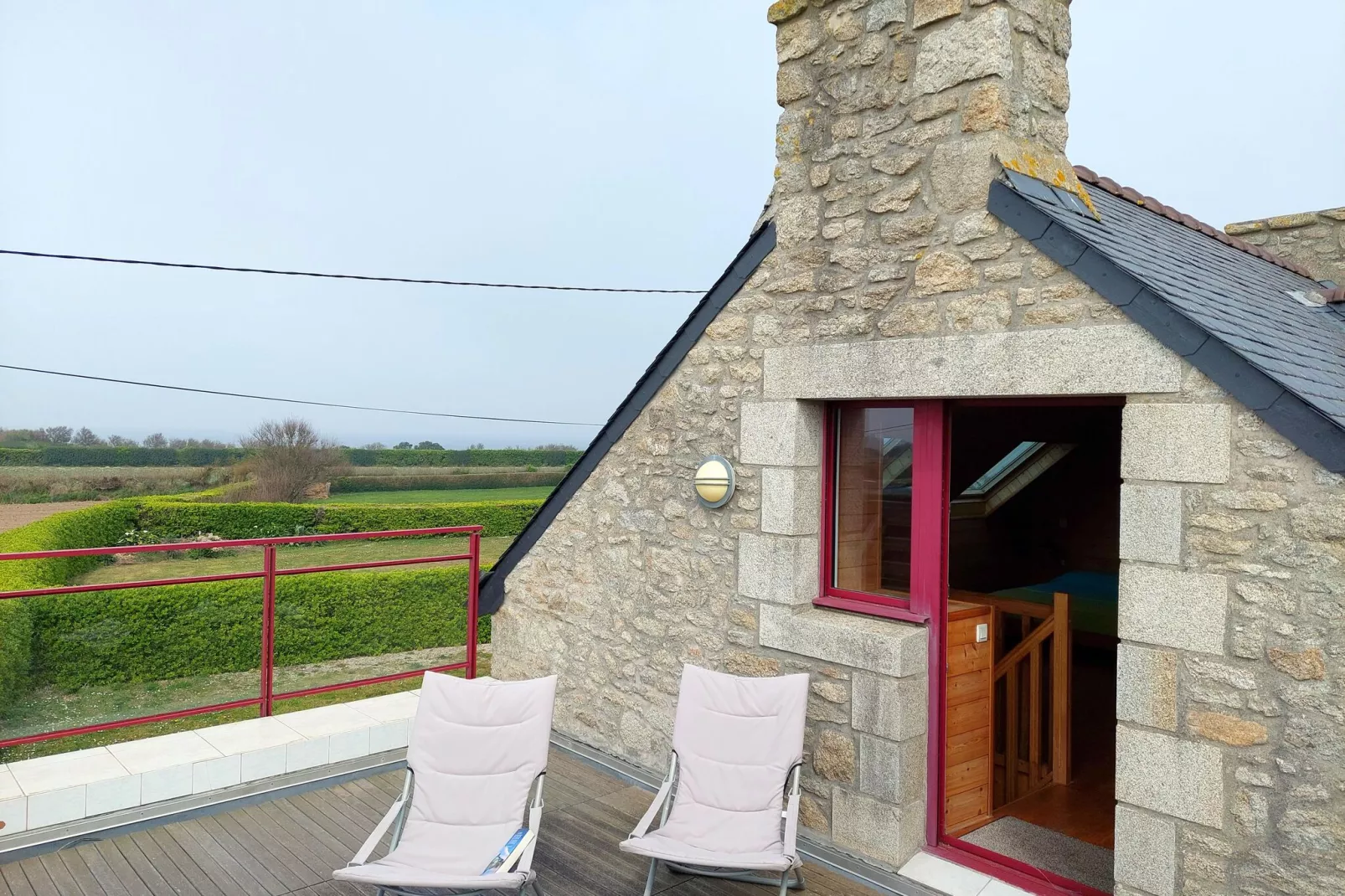 Steinhaus mit Meerblick Cléder-Terrasbalkon