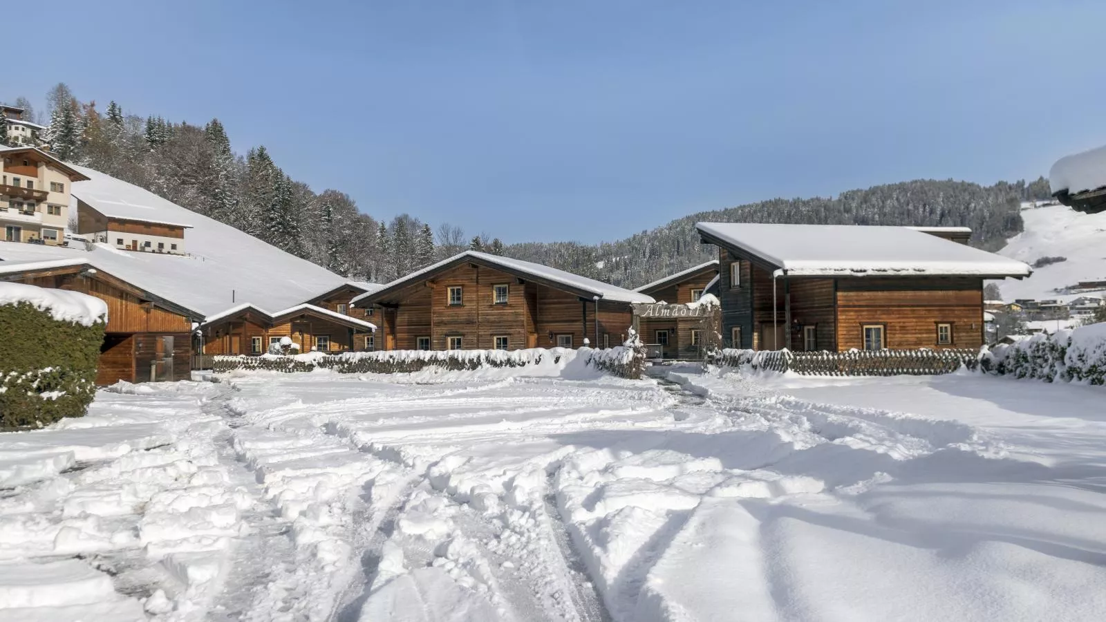 Urige Doppelhaushälfte 9 rechts-Gebied winter 1km