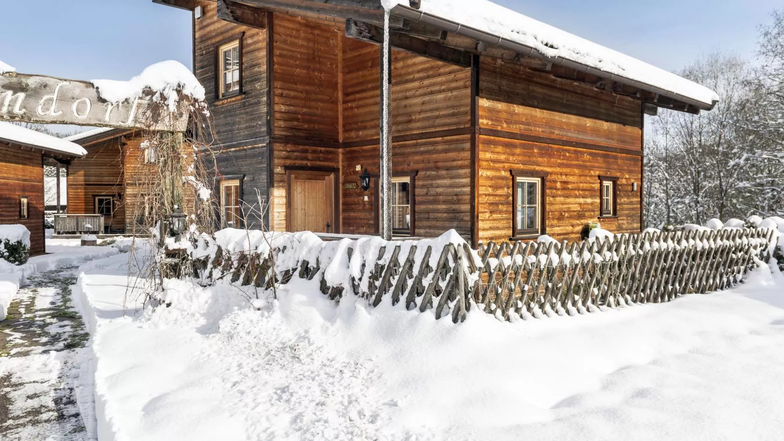 Urige Doppelhaushälfte 9 rechts-Exterieur winter