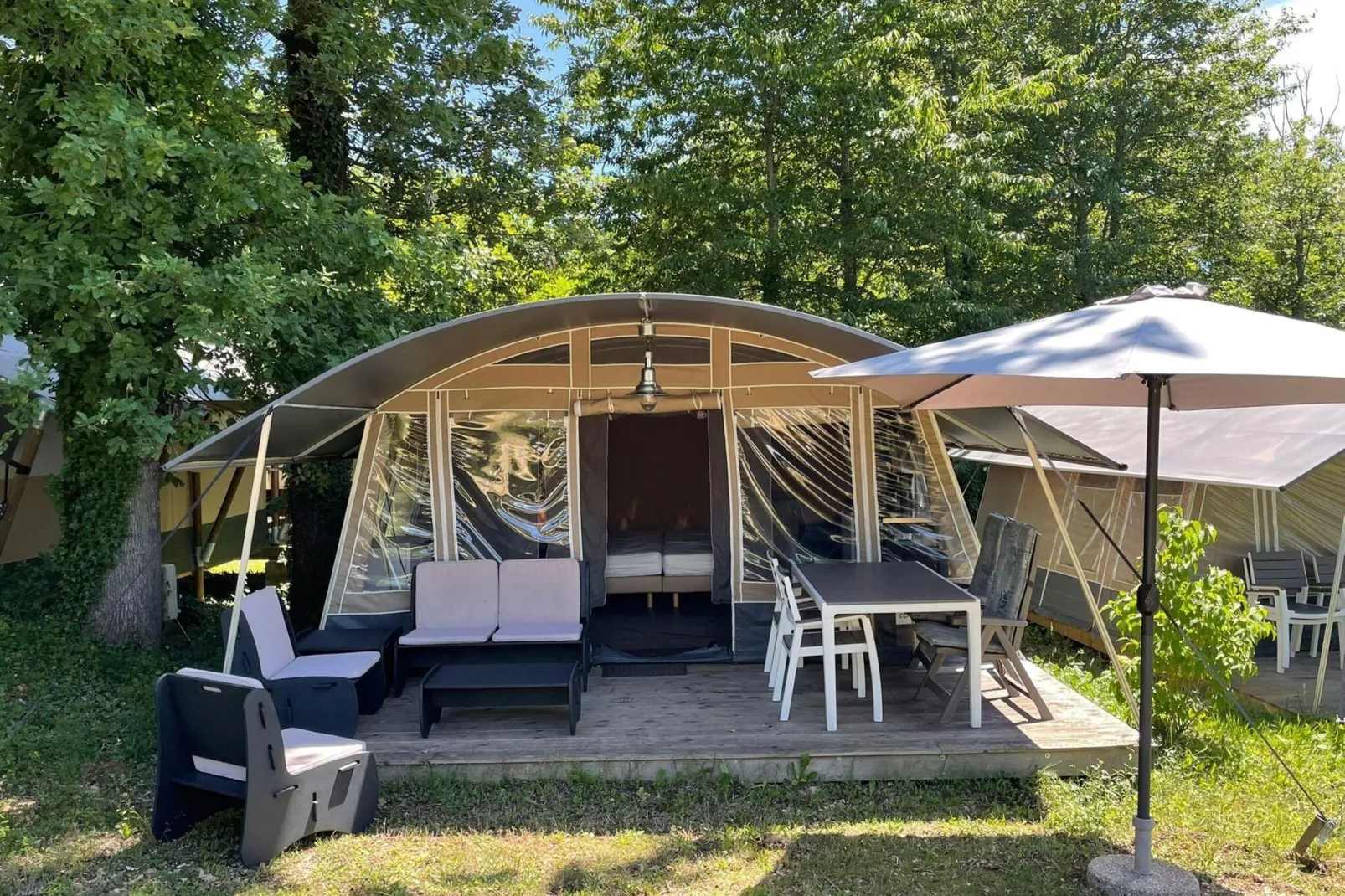 Camping Le Clou 1-Gebieden zomer 1km