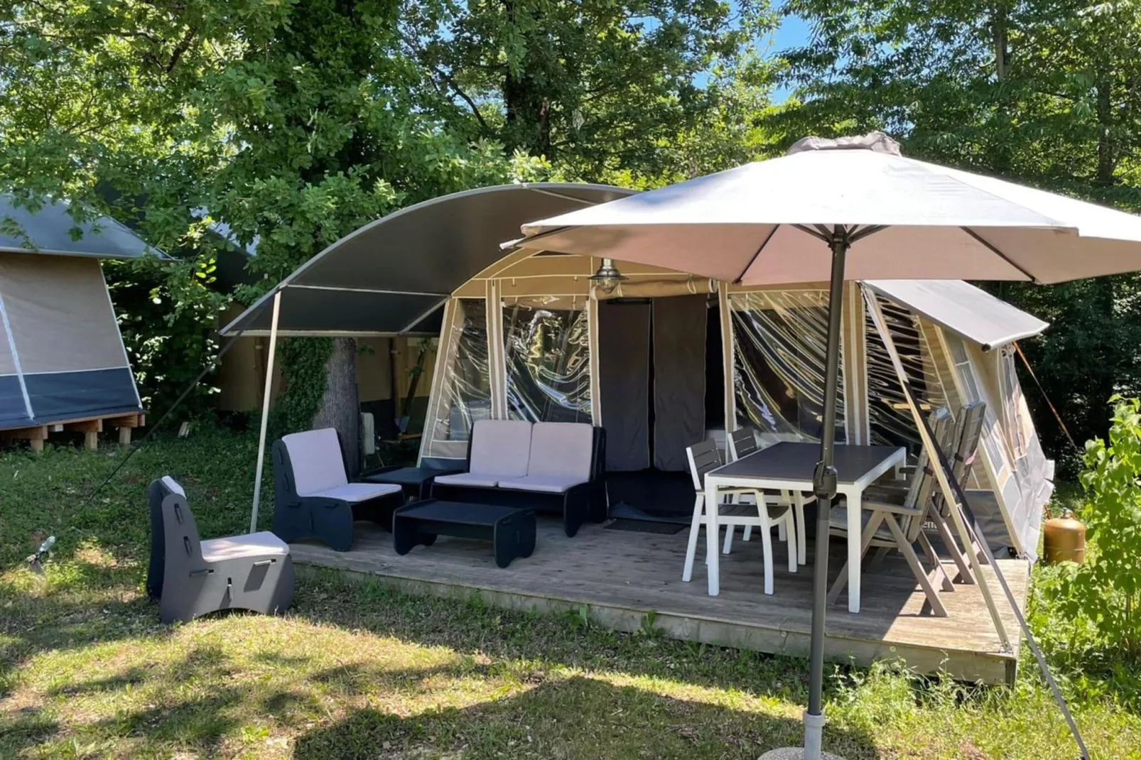 Camping Le Clou 1-Gebieden zomer 1km
