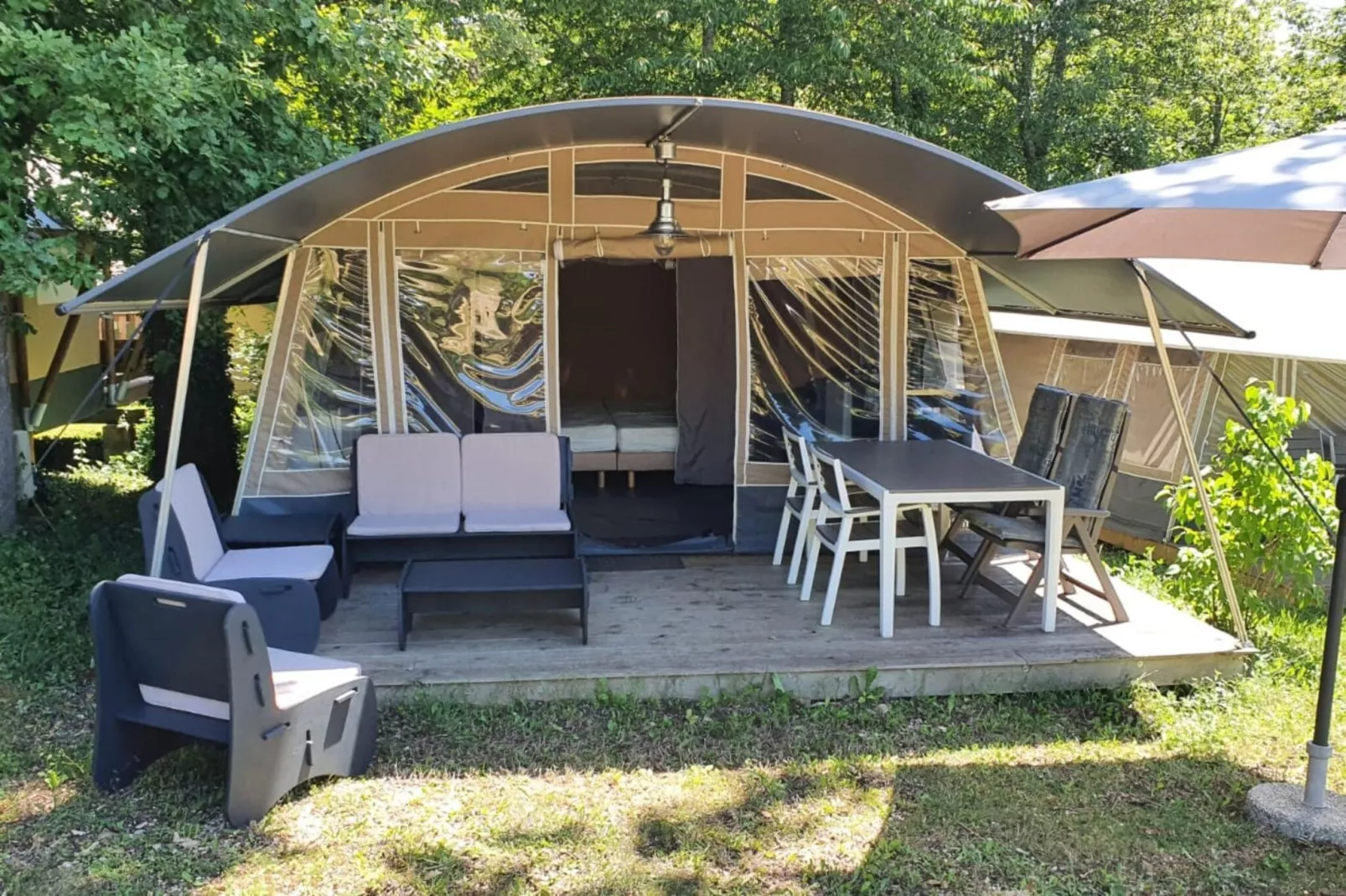 Camping Le Clou 1-Gebieden zomer 1km