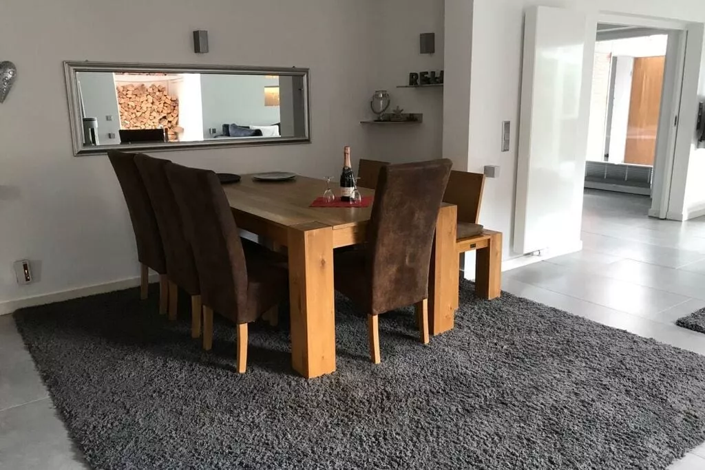 226039-Eetkamer