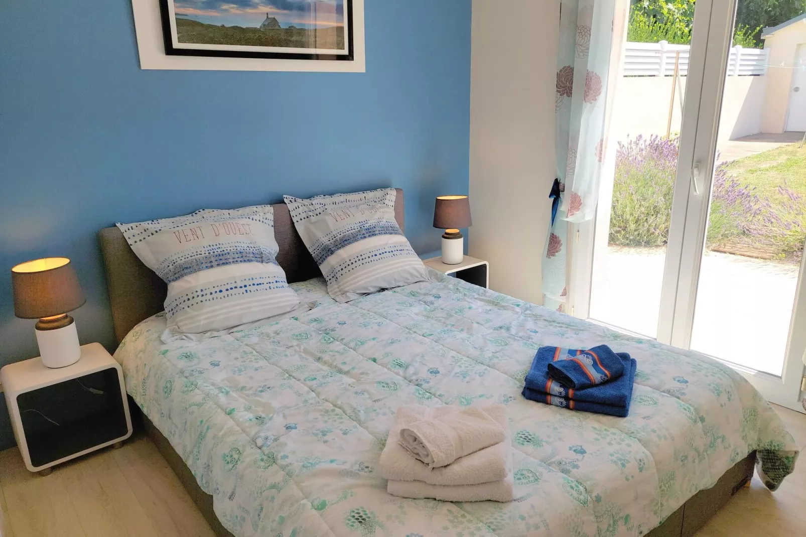 Ferienhaus in unmittelbarer Meernähe Plouhinec-Slaapkamer