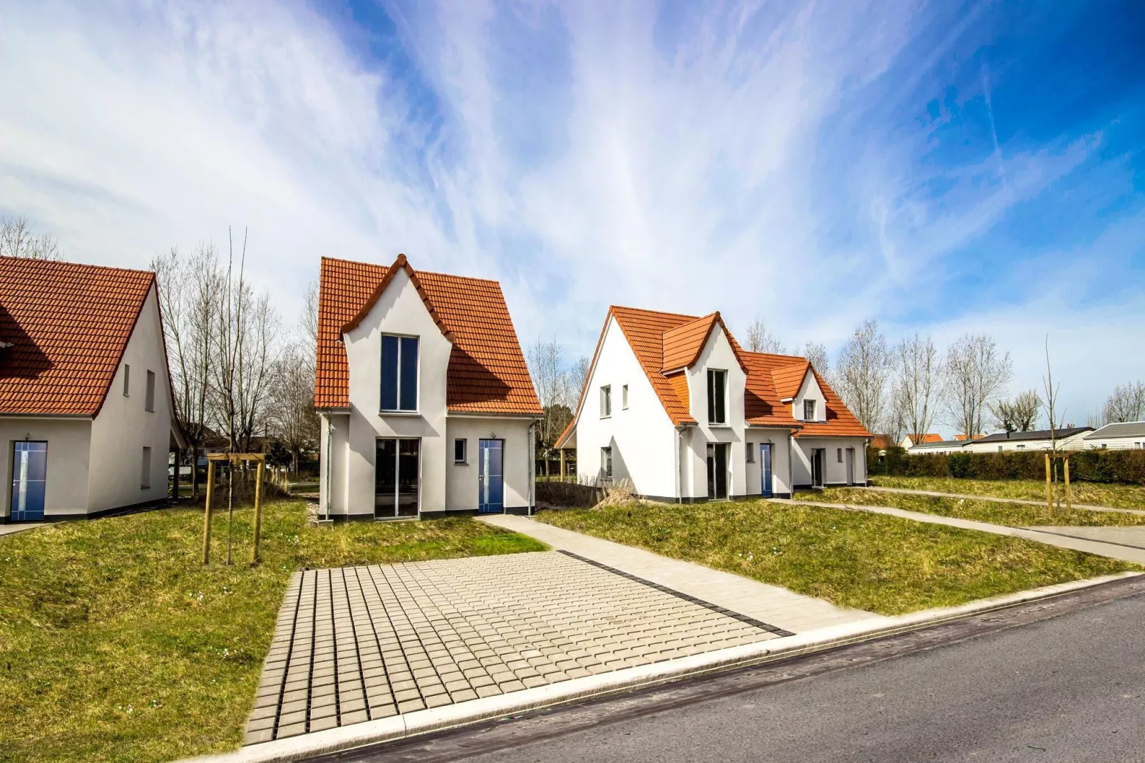 Prachtig vrijstaand vakantiehuis op slechts 800 m. van zee-Buitenkant zomer