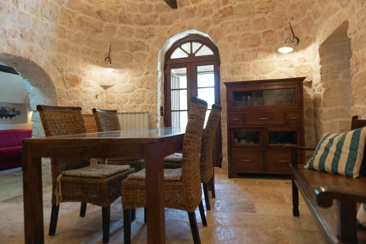 Ferienhaus Cisternino - Type Trulli Contrada Barbagiulo-Woonkamer