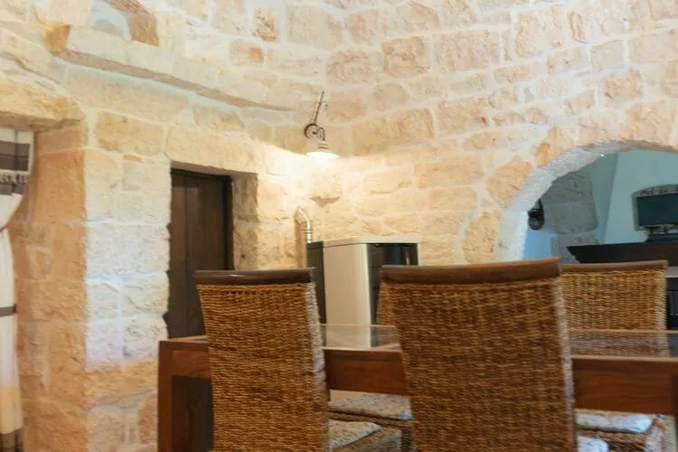 Ferienhaus Cisternino - Type Trulli Contrada Barbagiulo-Woonkamer