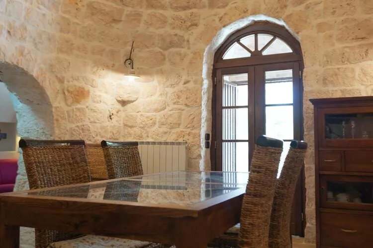 Ferienhaus Cisternino - Type Trulli Contrada Barbagiulo-Woonkamer