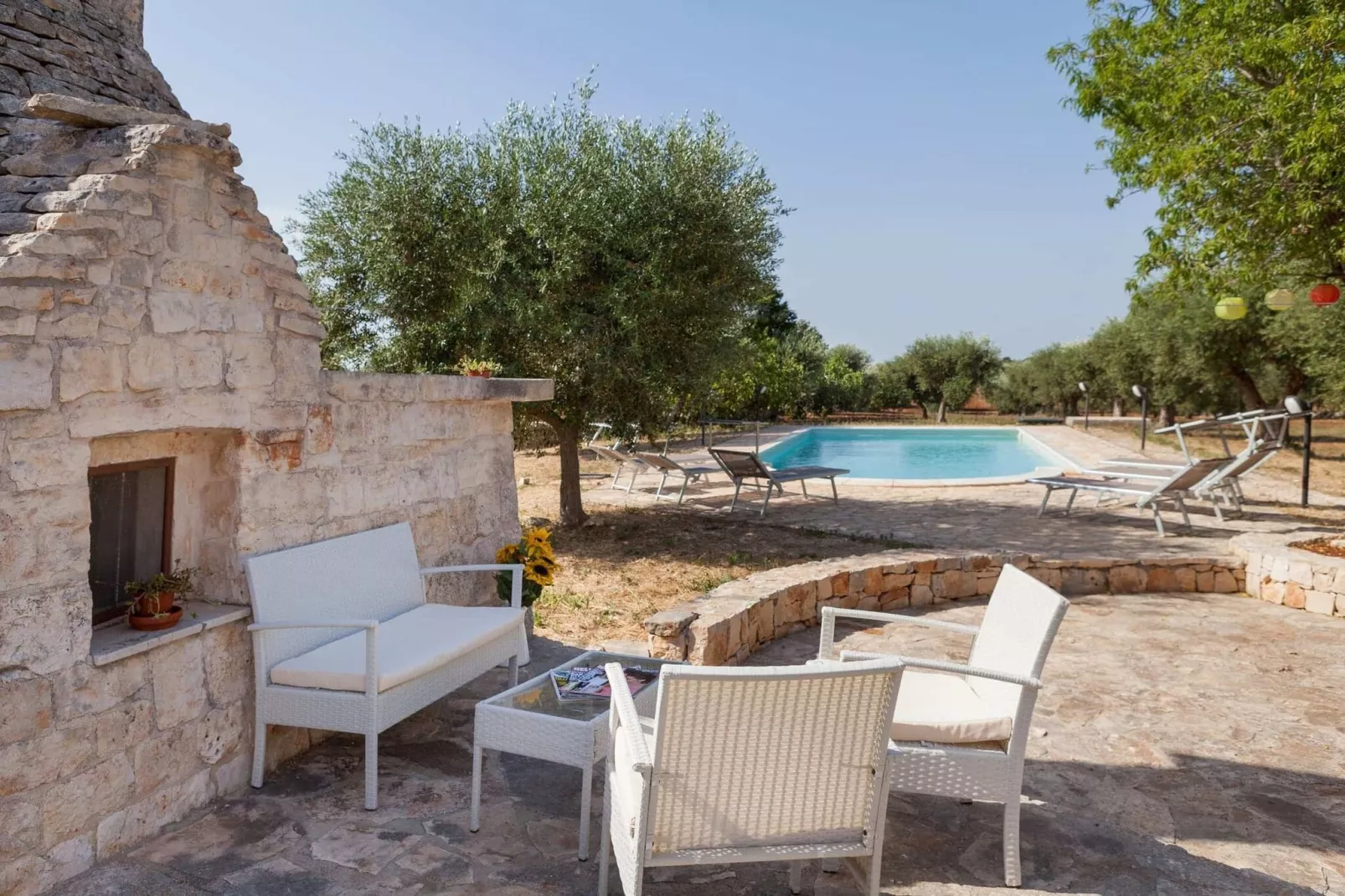 Magnificent Stefano's Trulli in Locorotondo-Terrasbalkon