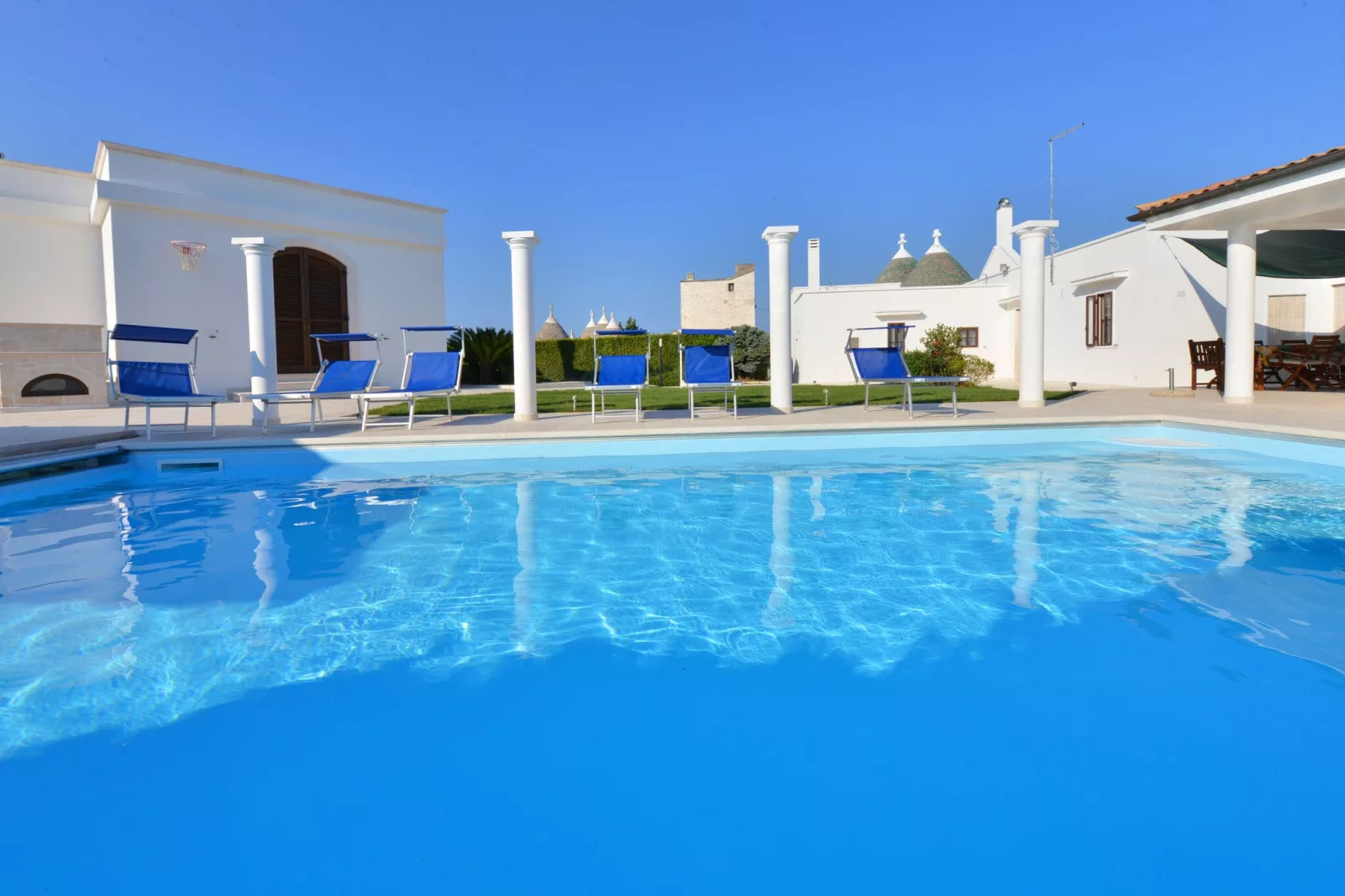 Villa Giovanna Trullo in Ostuni-Zwembad