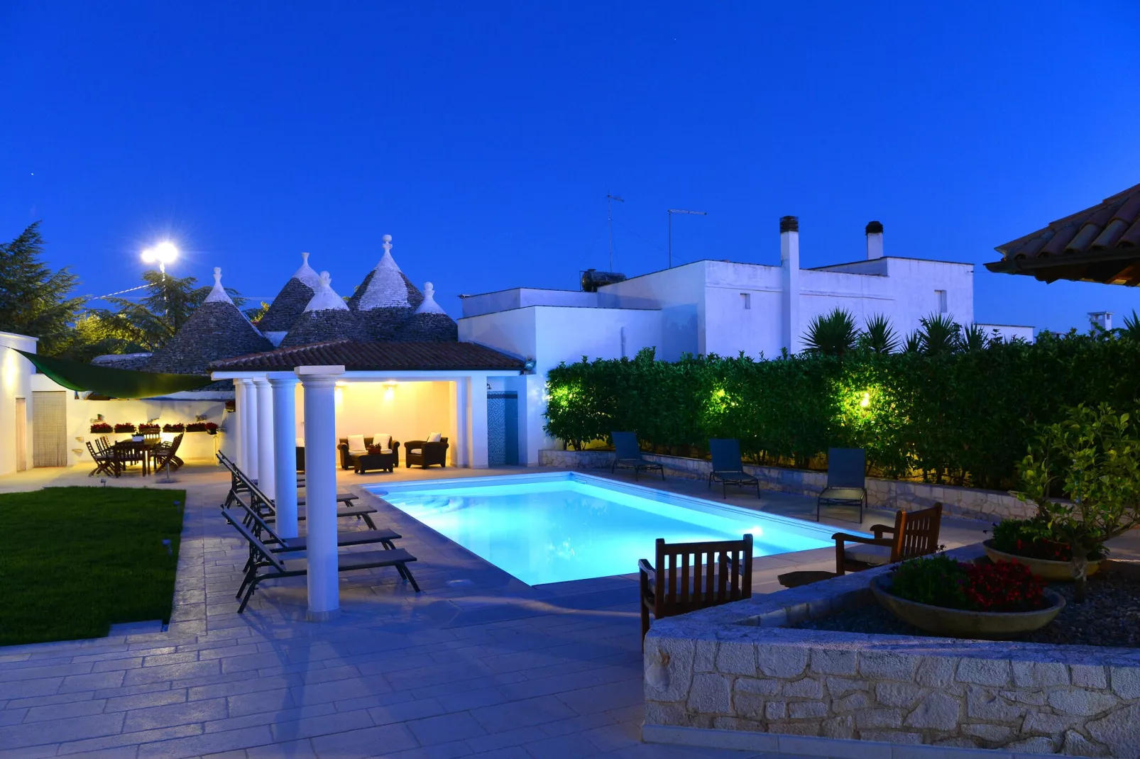 Villa Giovanna Trullo in Ostuni-Buitenkant zomer