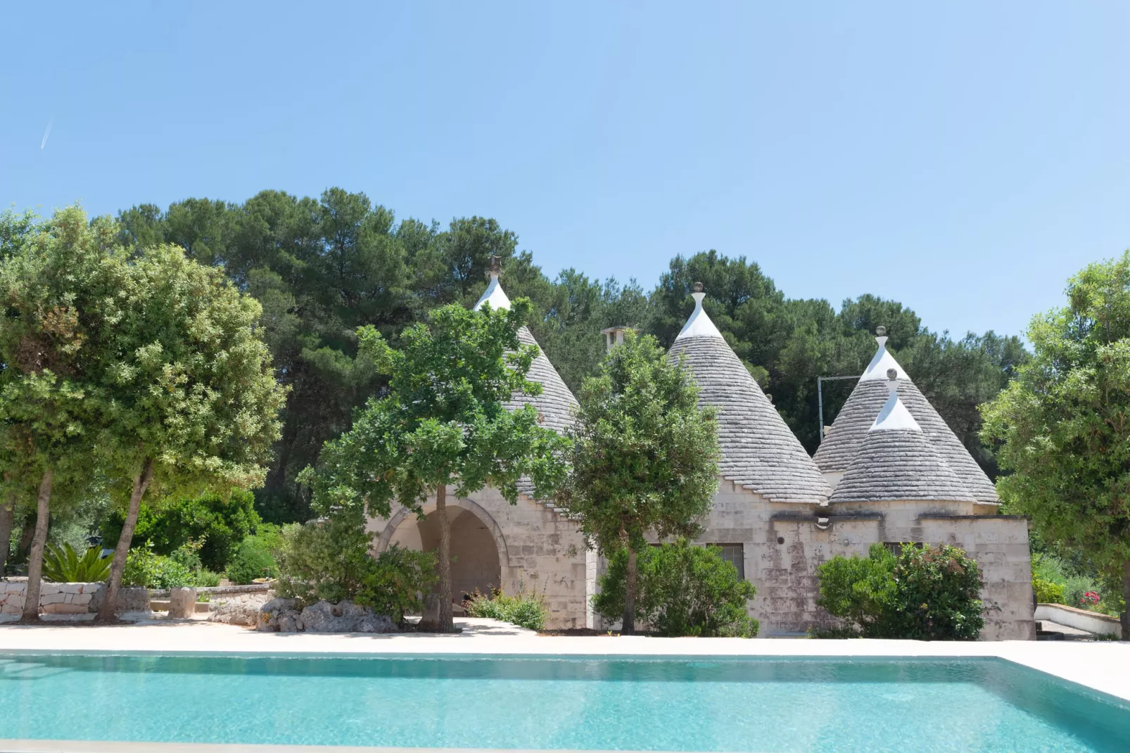 Trulli tre corbezzoli - Ostuni