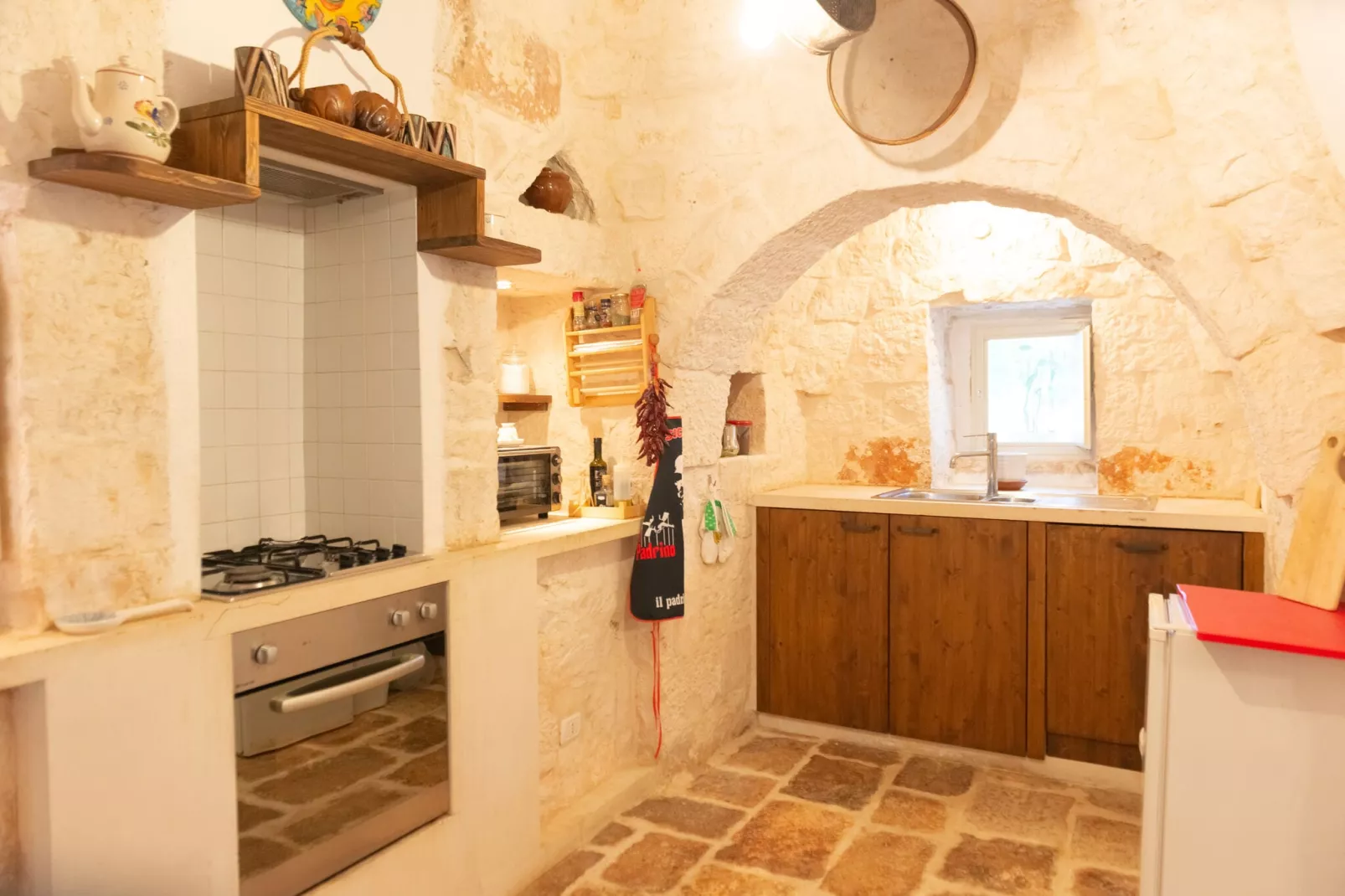 Trulli Fantese 4 Ostuni-Keuken