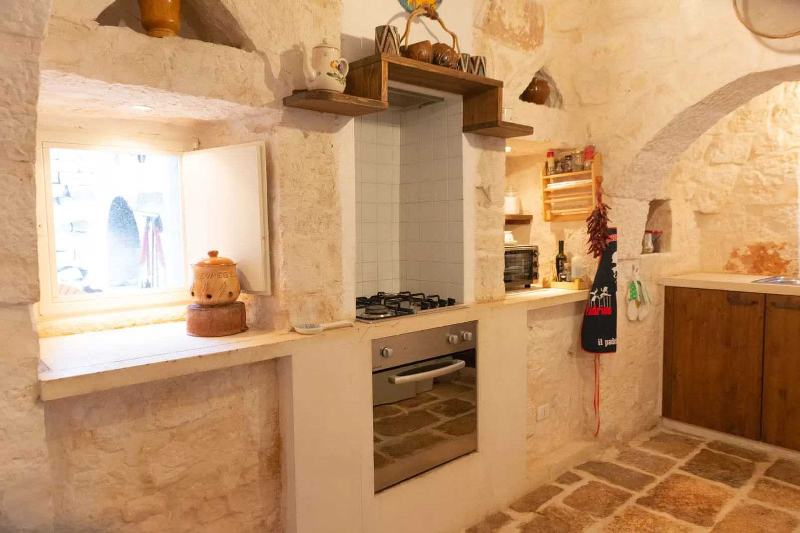 Trulli Fantese 4 Ostuni-Keuken