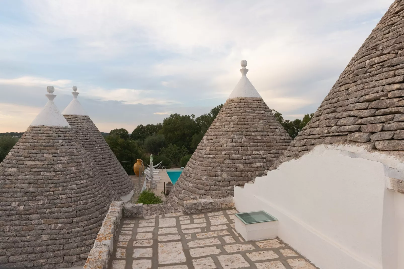 Trulli Fantese 4 Ostuni-Uitzicht zomer