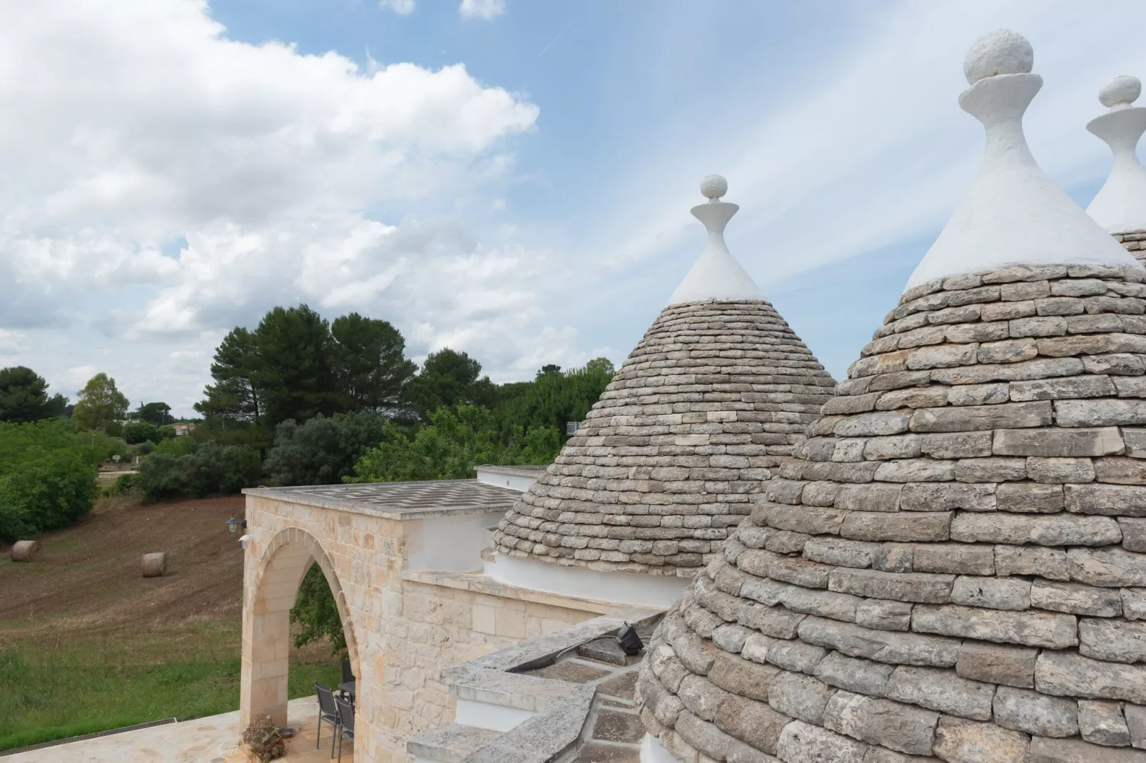 Trullo Terra di mezzo in Martina Franca-Uitzicht zomer