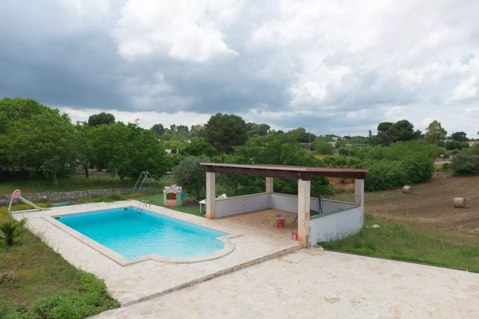 Trullo Terra di mezzo in Martina Franca-Uitzicht zomer