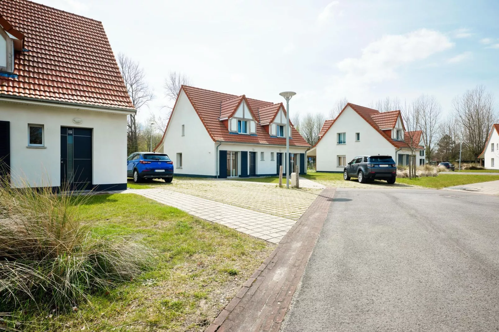 Prachtig vrijstaand vakantiehuis op slechts 800 m. van zee-Buitenkant zomer