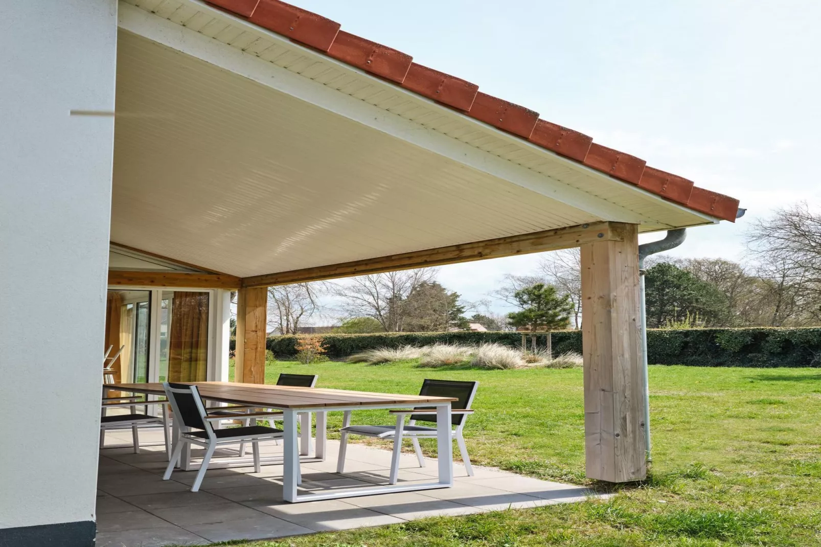 Prachtig vrijstaand vakantiehuis op slechts 800 m. van zee-Terrasbalkon