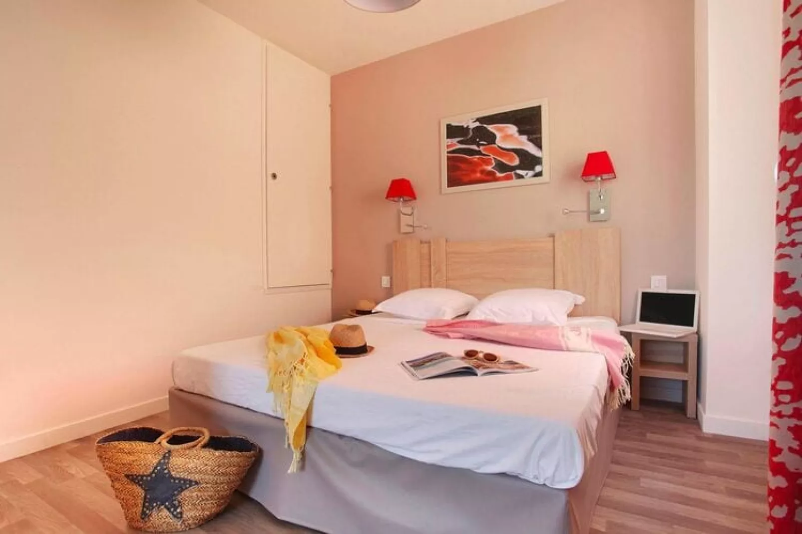 Vakantiehuis in Aigues-Mortes met een gedeeld zwembad-Slaapkamer