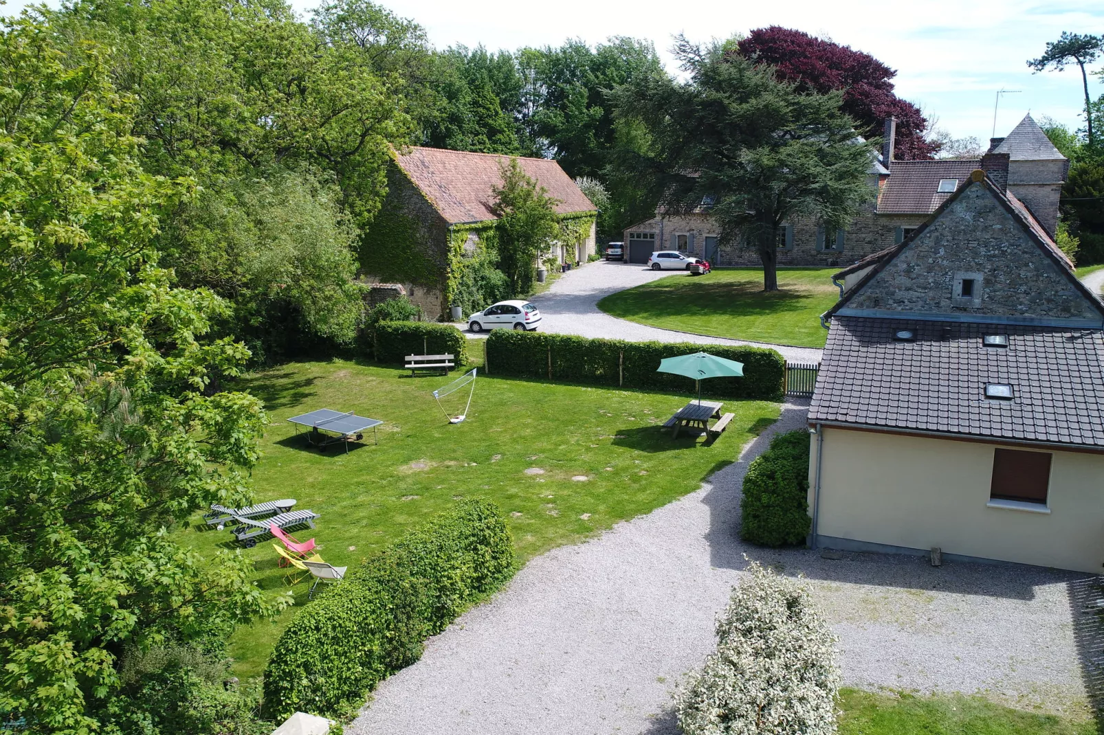 Sainte Godeleine-Buitenkant zomer