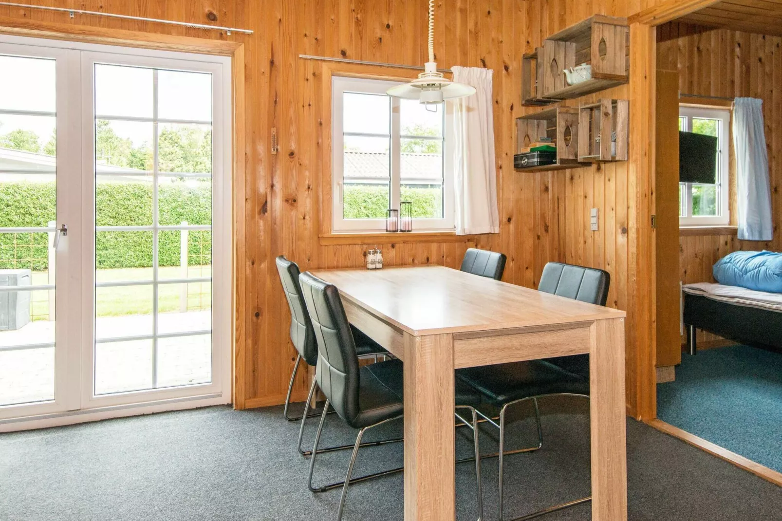 Rustieke Cottage nabij Kvie Lake-By Traum-Binnen