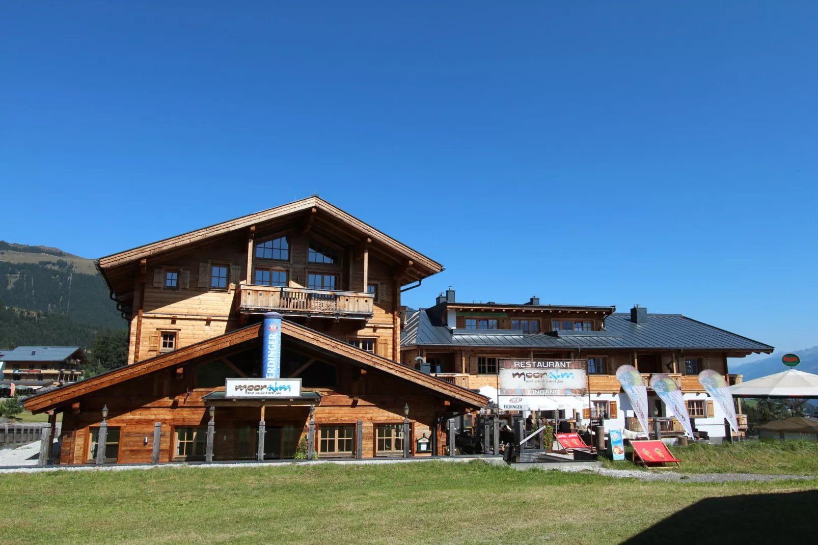 Panorama Chalet 5-Buitenkant zomer