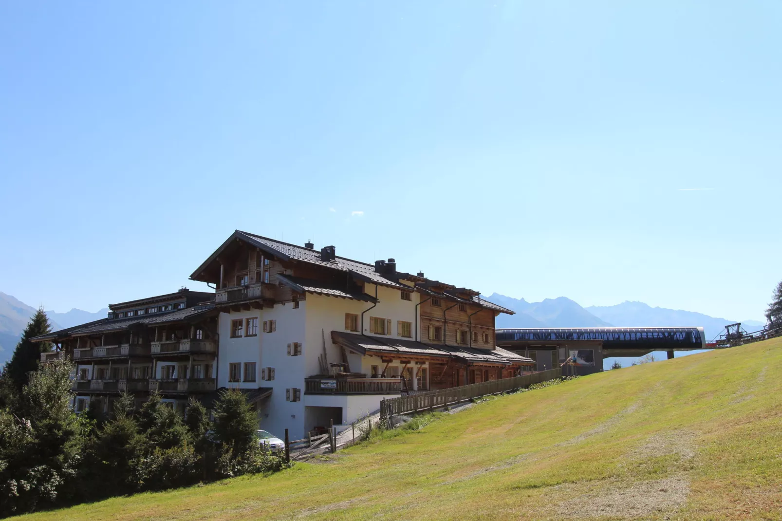 Panorama Chalet 5-Buitenkant zomer