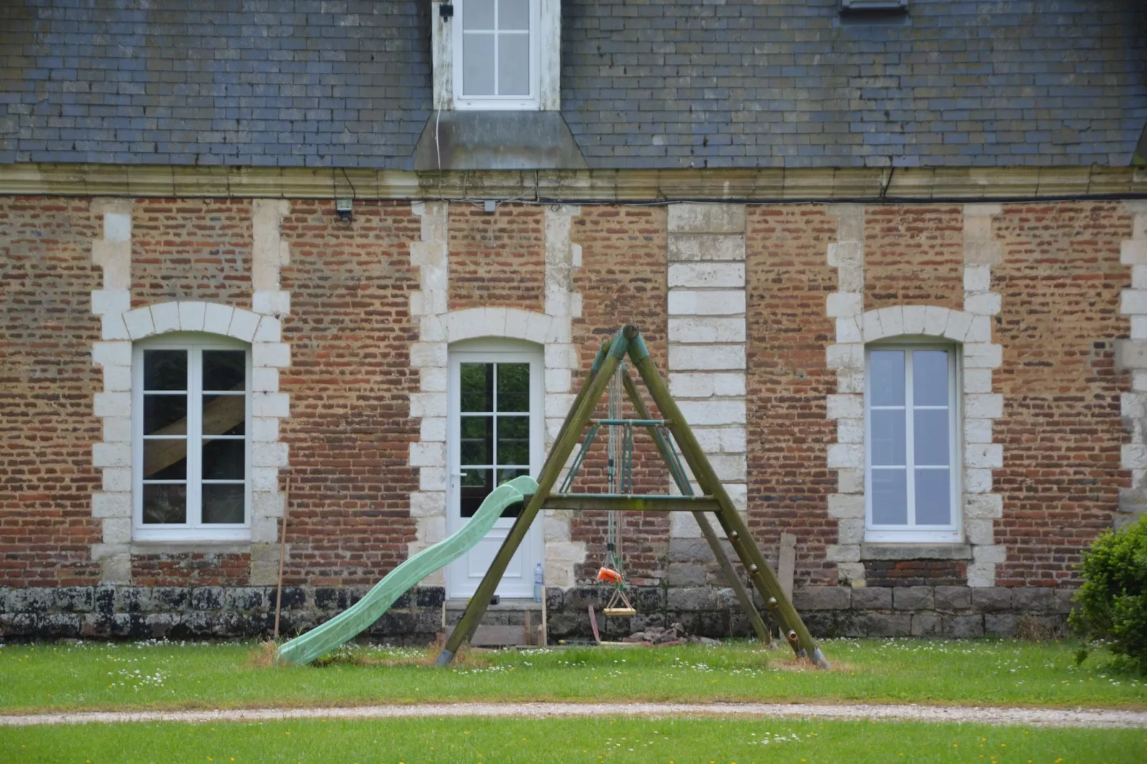 Abbaye St-Andre 7-Buitenkant zomer