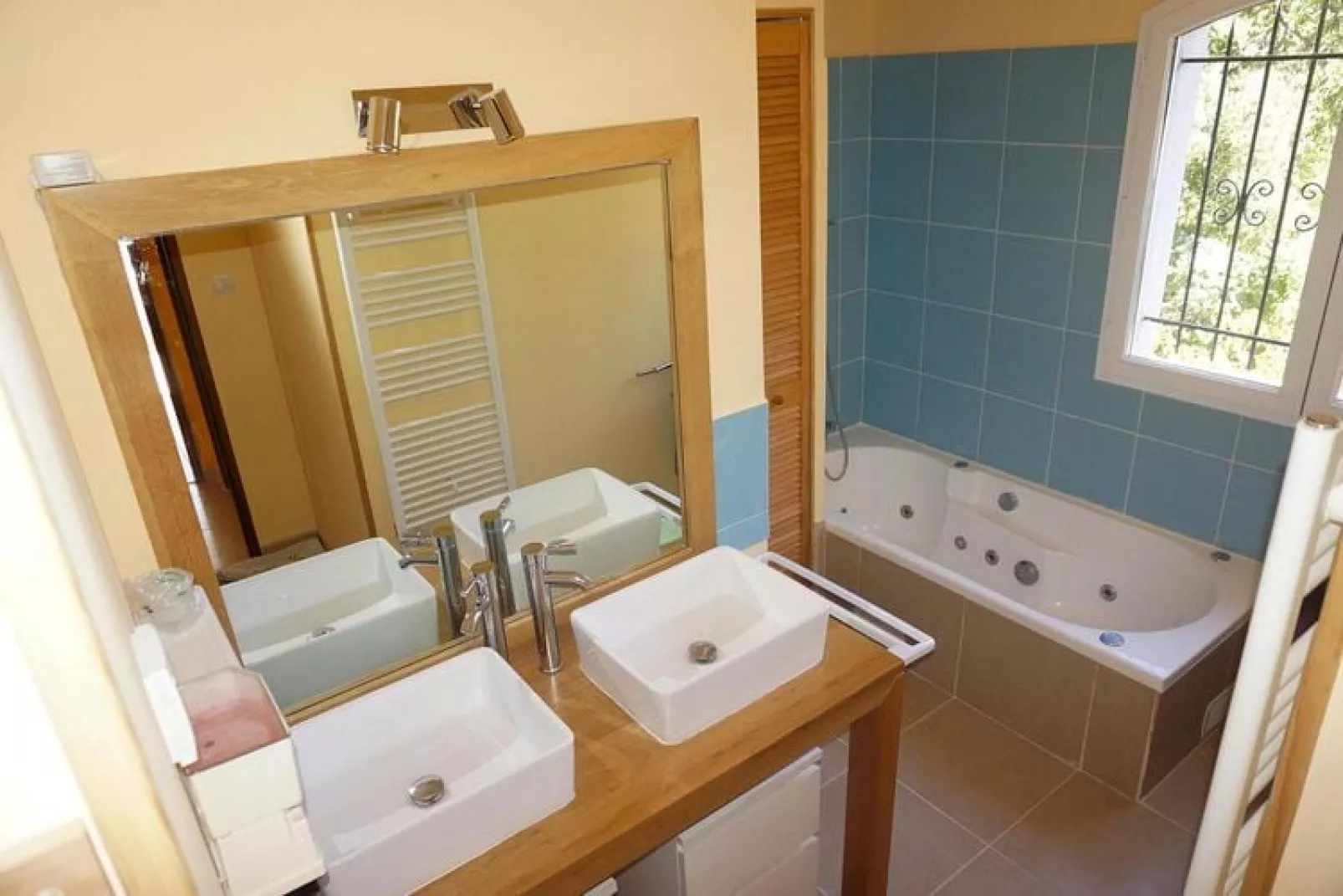 Villa in Cavalaire-sur-Mer-Badkamer
