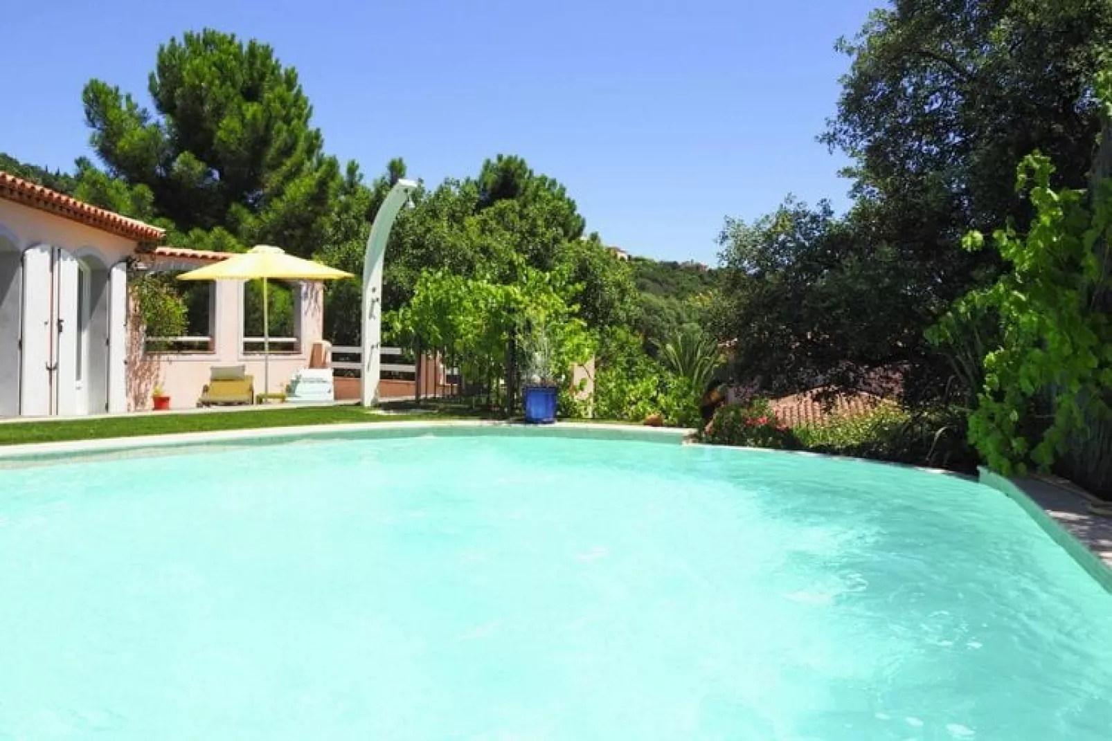 Villa in Cavalaire-sur-Mer-Zwembad