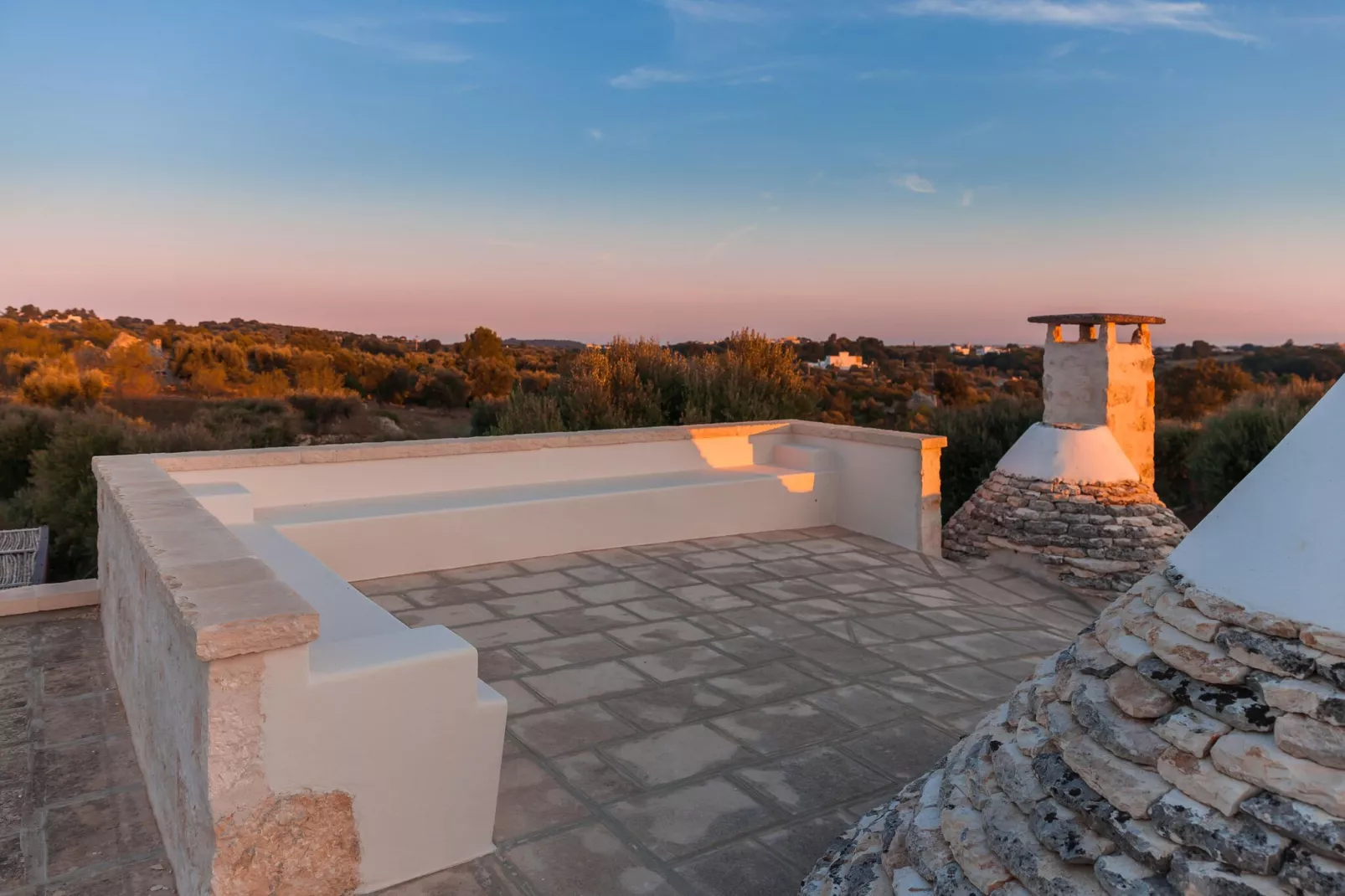 Luxury Trullo Termetrio in Cisternino-Uitzicht zomer