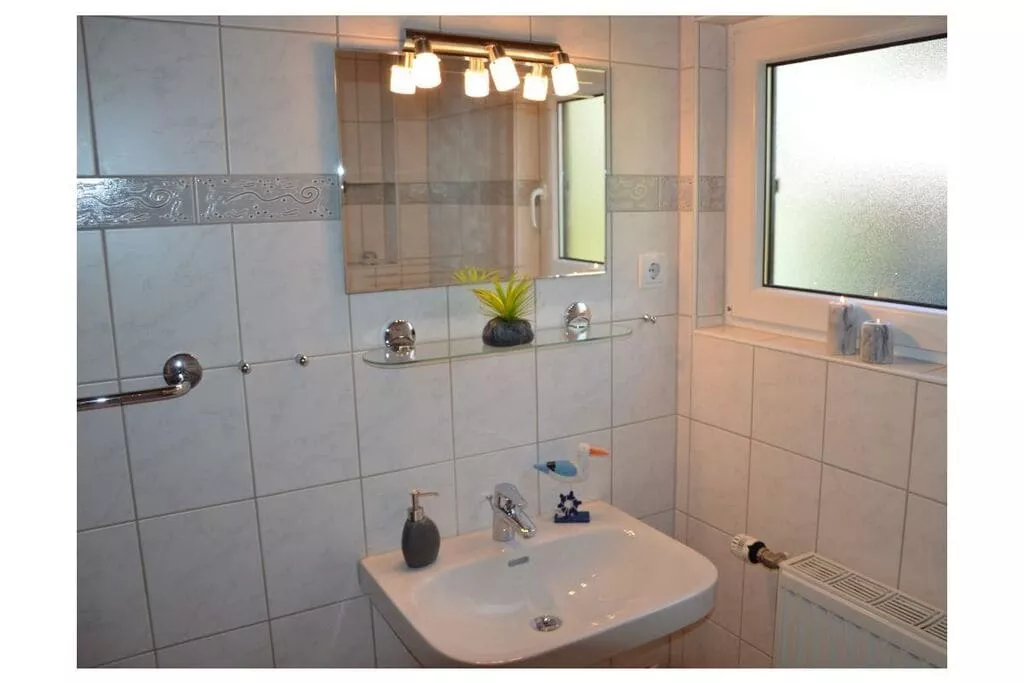 236328-Badkamer