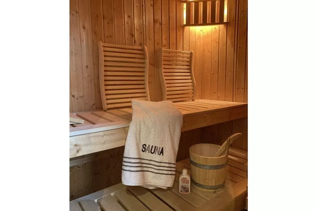 169932-Sauna