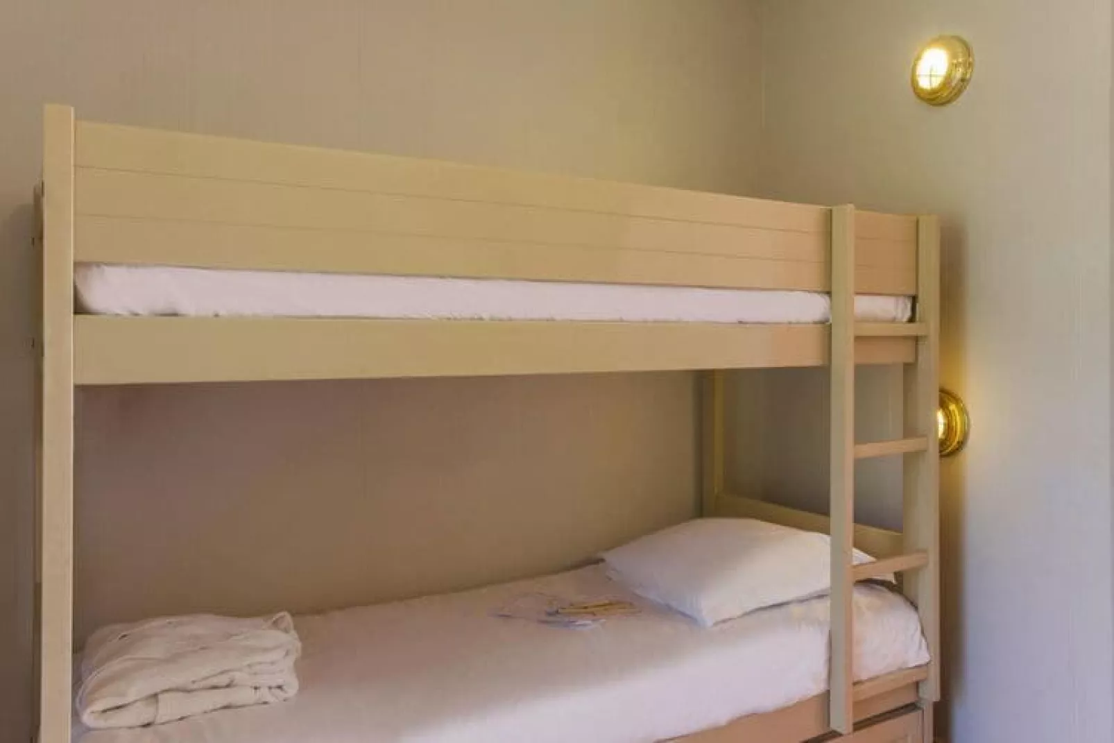 Residence Les Rives de Cannes Mandelieu Mandelieu-la-Napoule - 26Z Superior - Apt 6 p - 1 bedroom  1 sleeping alcove-Slaapkamer