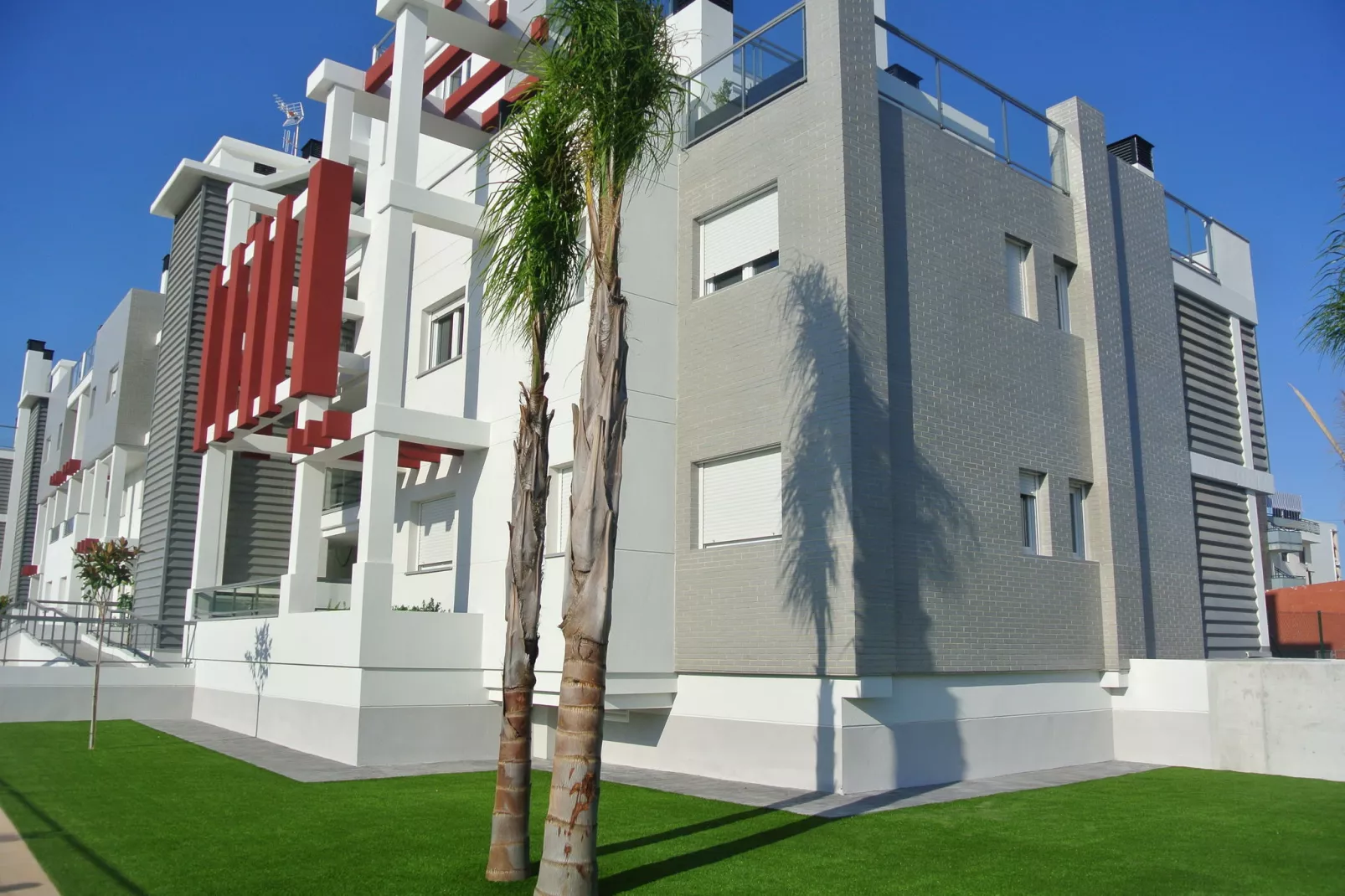 Residencial Victoria 1	-Buitenkant zomer