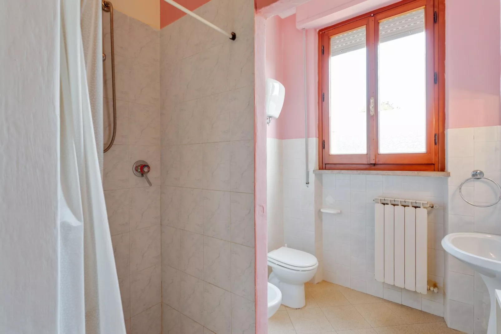 Casa Tommaso - Quadri P T - 8 pax-Badkamer