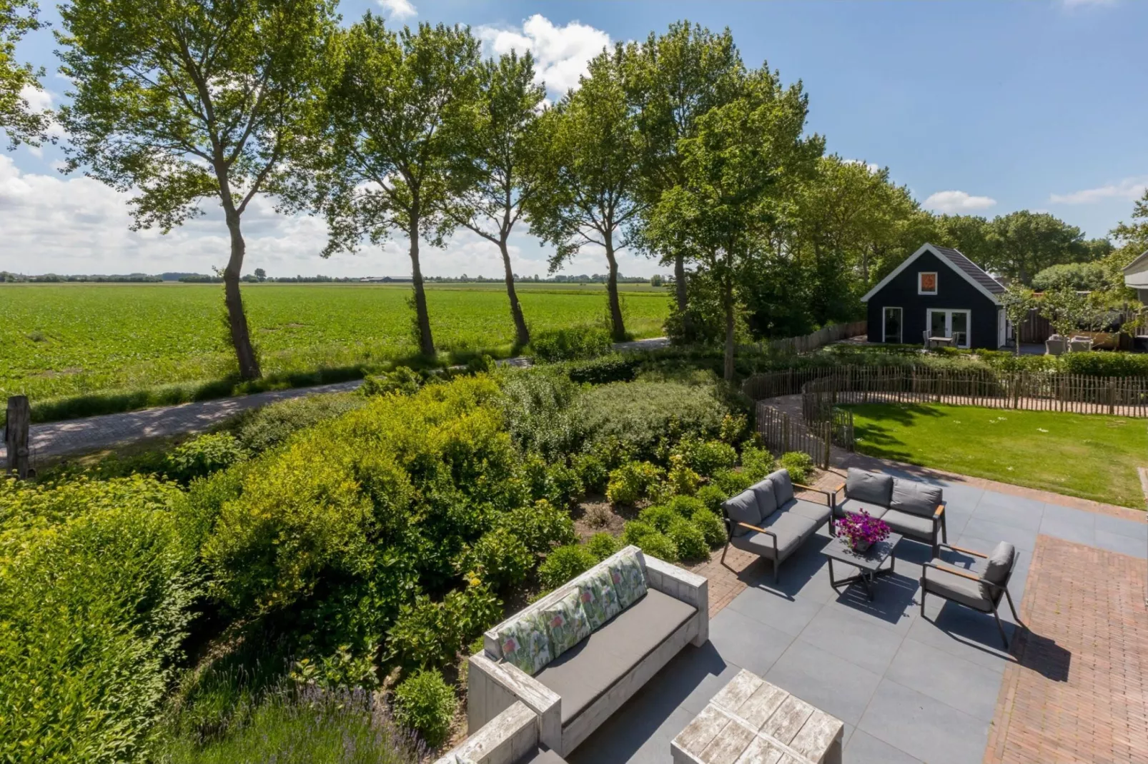 Lepelstraat 18B  Vrouwenpolder "'t Zwartje"-Terrasbalkon