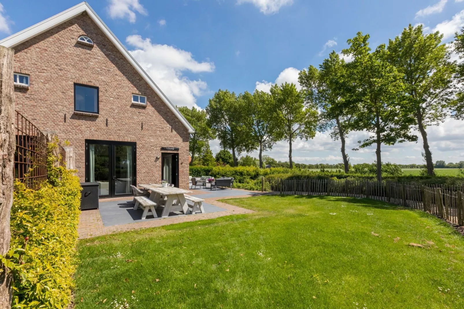 Lepelstraat 18B  Vrouwenpolder "'t Zwartje"-Tuinen zomer