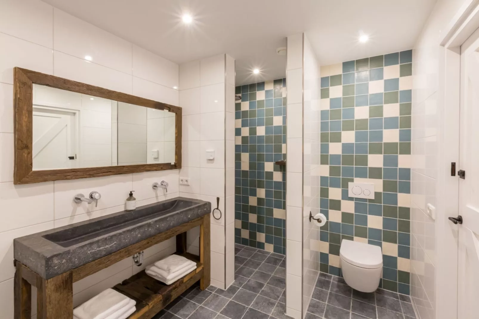 Lepelstraat 18B  Vrouwenpolder "'t Zwartje"-Badkamer