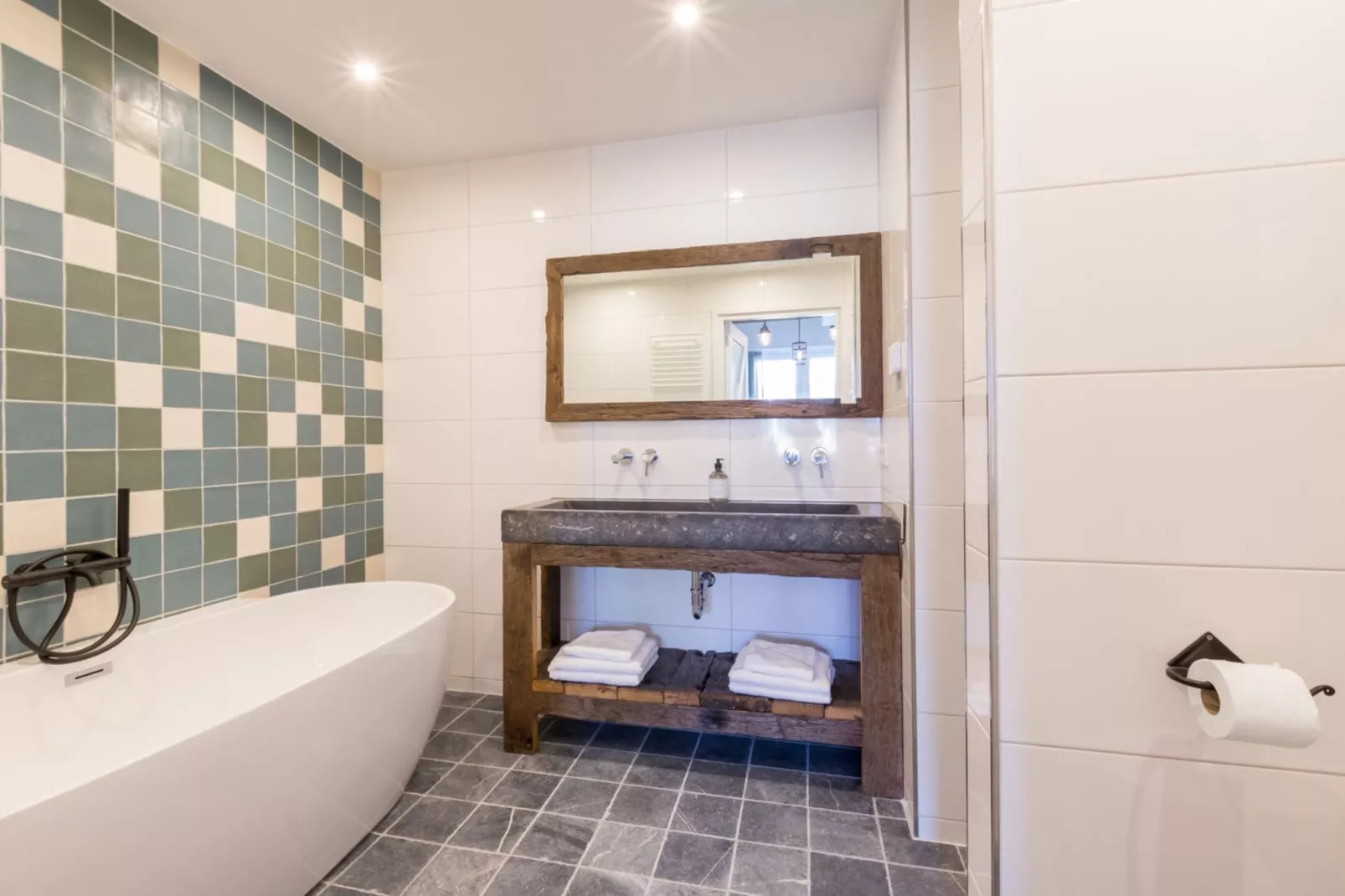 Lepelstraat 18B  Vrouwenpolder "'t Zwartje"-Badkamer