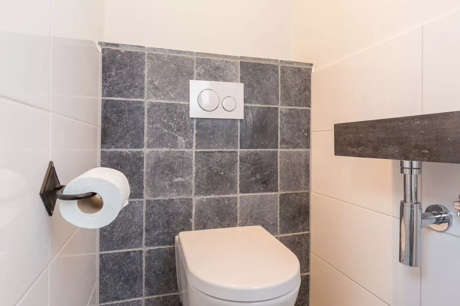 Lepelstraat 18B  Vrouwenpolder "'t Zwartje"-Badkamer