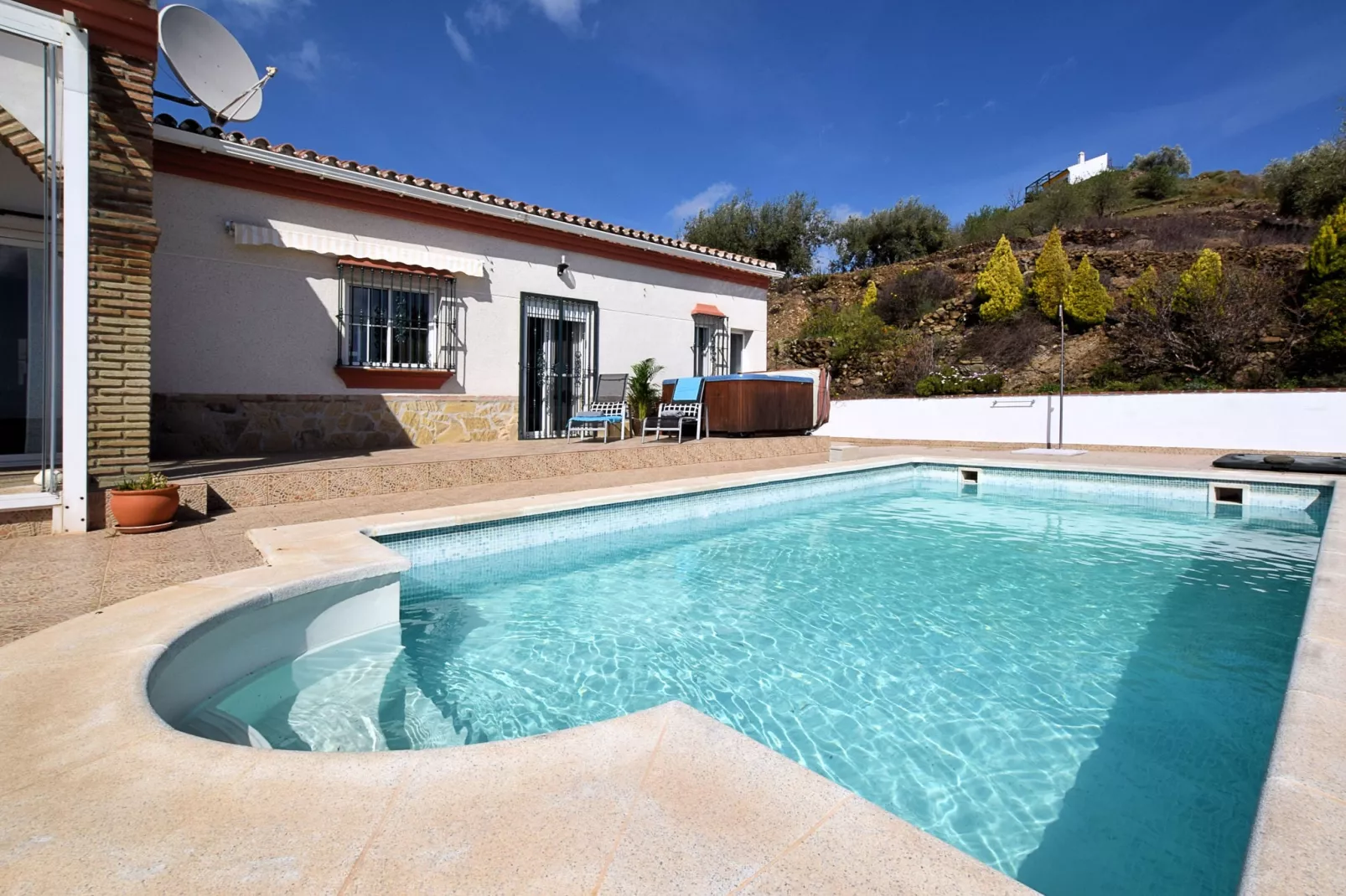 Casa de Alegría de Brasevin-Zwembad