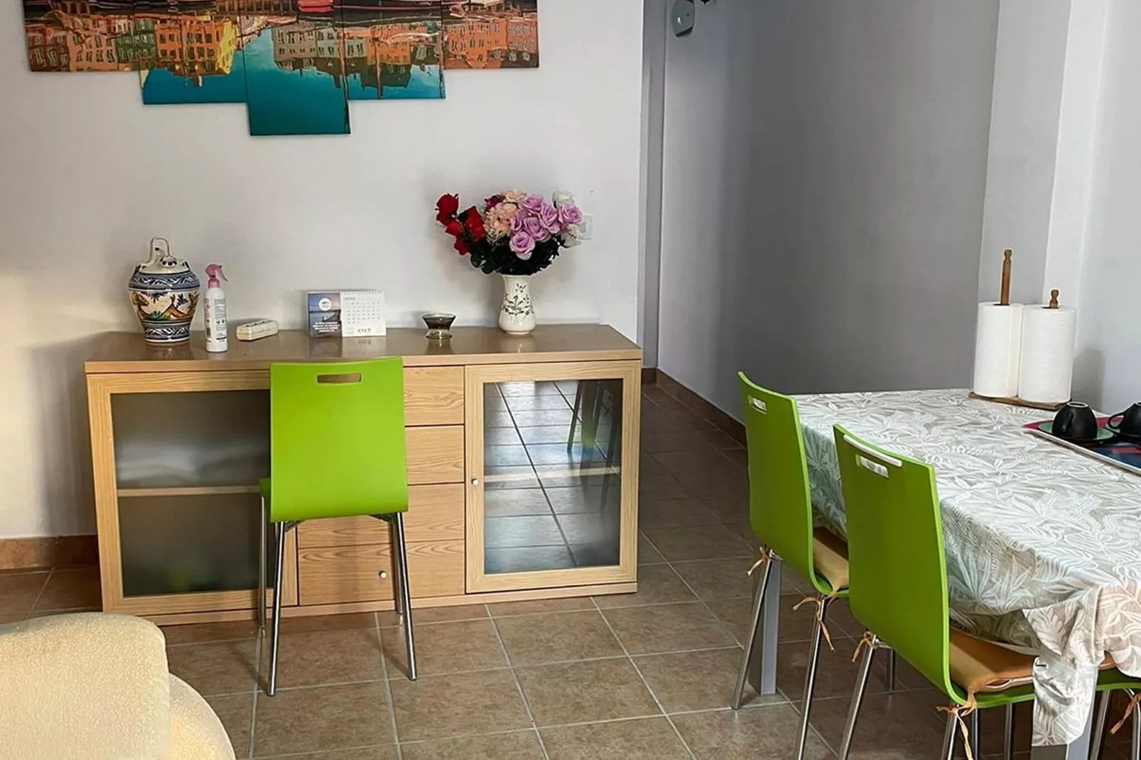 Apartamento Mairena-Woonkamer