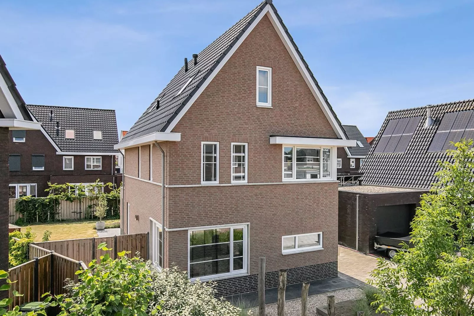 "Vakantiehuis - Albert Aylerstraat 10  Middelburg "-Buitenkant zomer