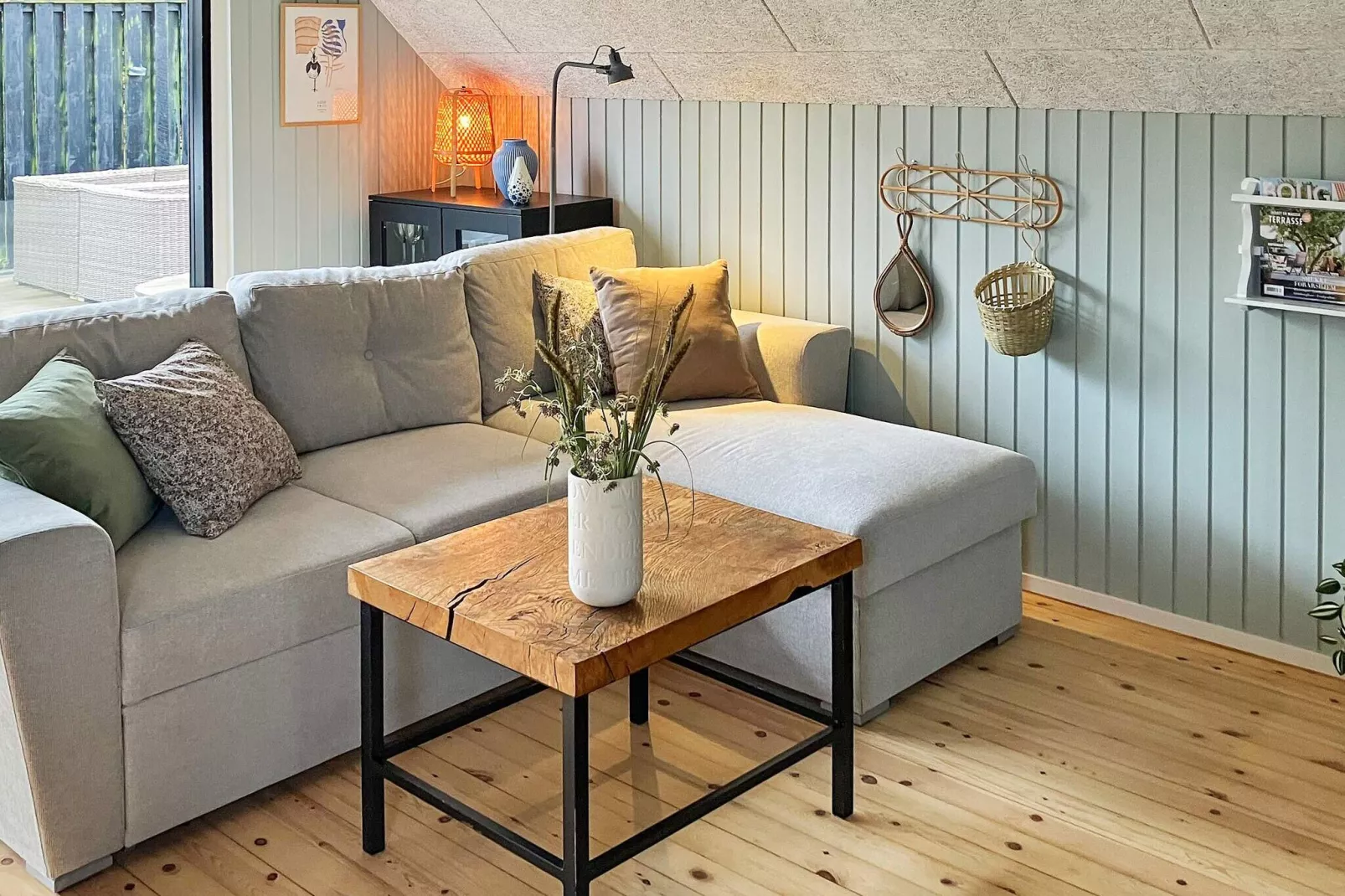 Moderne kusttoevlucht in Eno-By Traum-Binnen